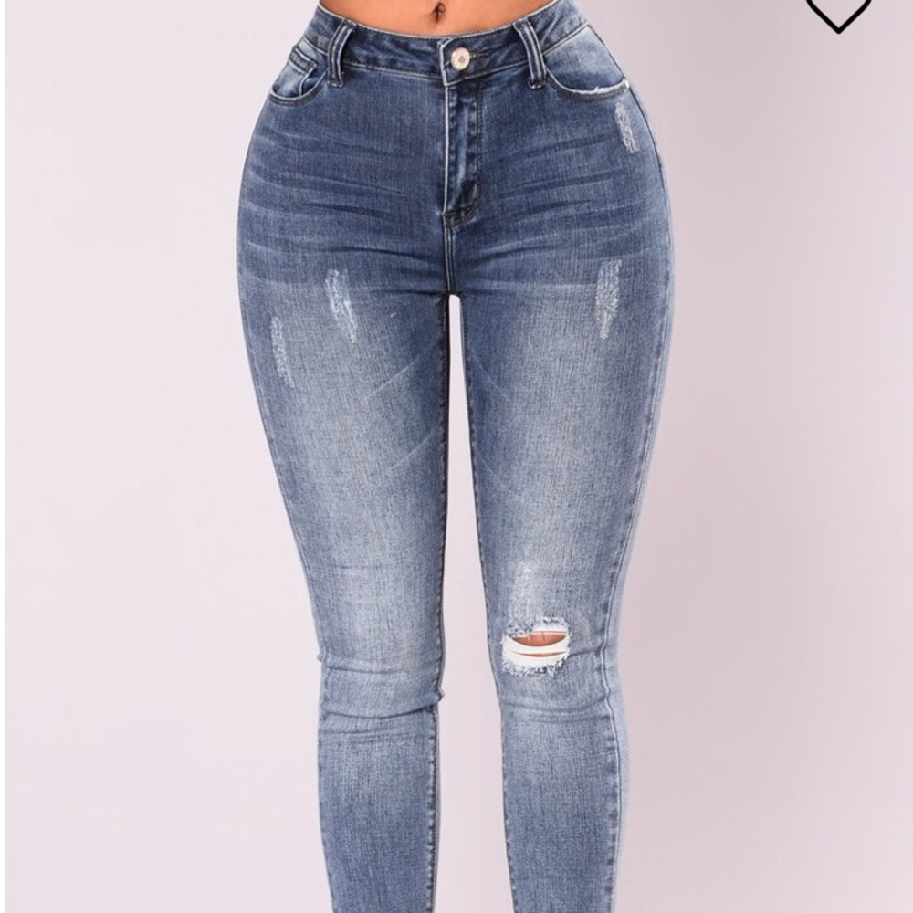 Fashion nova jeans never worn tag still on